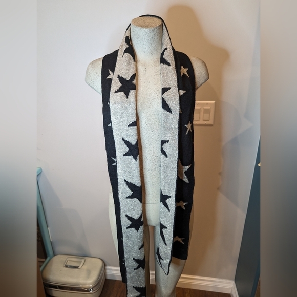 Aeropostale double sided reversible star scarf, black & silver - Picture 6 of 10
